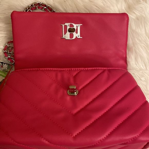 NWT Badgley Mischka Quilted Bag w /letter lock closure - Picture 9 of 12